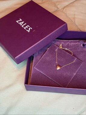 Zales Gold Heart Pendant Necklace